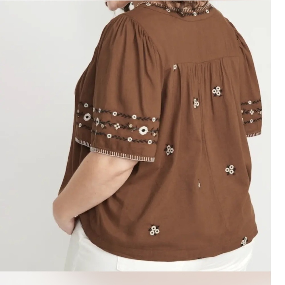 NEW Old Navy floral embroidered boho peasant top - Picture 2 of 9